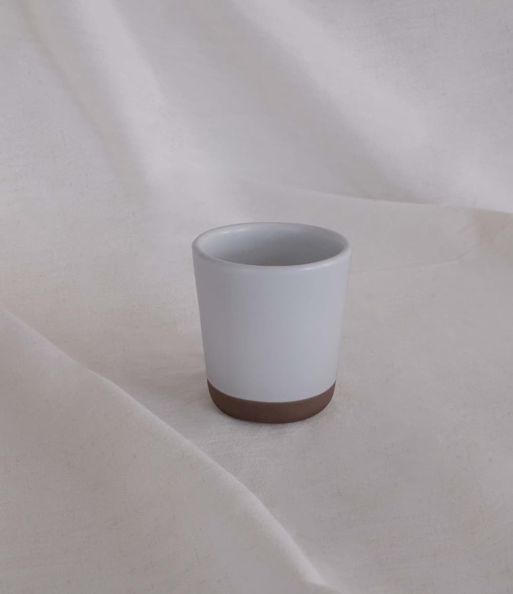 Ceramic coffee cup, a sustainable gift for employee onboarding and team appreciation.