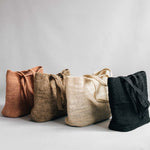 Crochet tote bags made from sustainable materials in Colombia. Sustainable corporate gifts for executive women. 