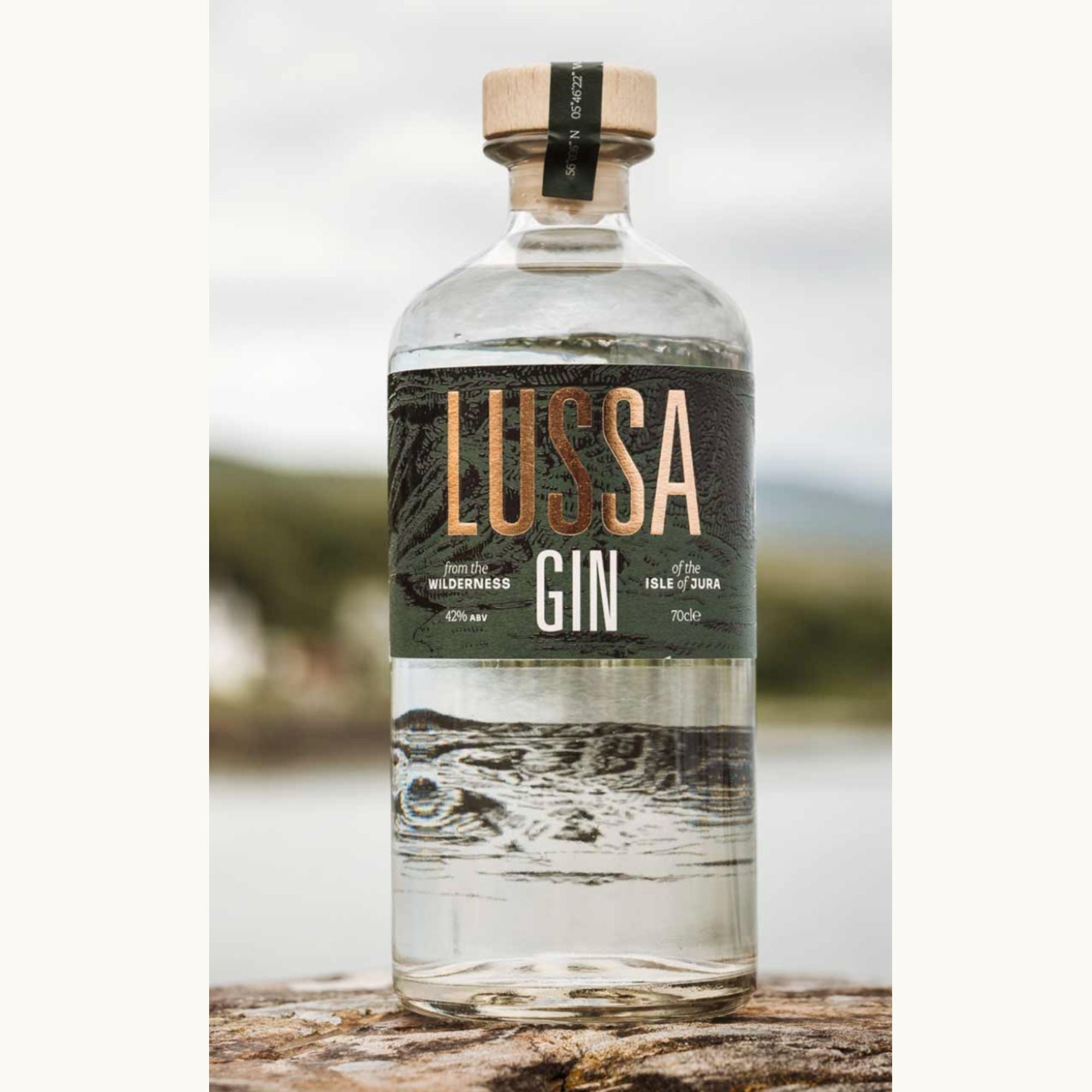 Small Batch Scottish Gin, 70cl. An award winning, aromatic gin made with 15 botanicals grown or gathered on the Isle of Jura